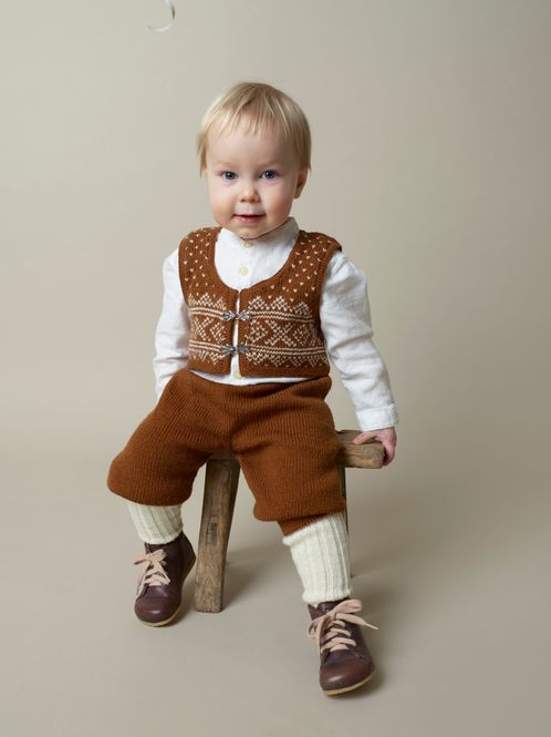 Hovedbilde Setesdalvest og nikkers (kanel) | Strikkepakke