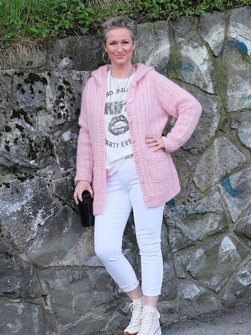 Hovedbilde Helt Hetta -Vanjastrikk | Strikkepakke