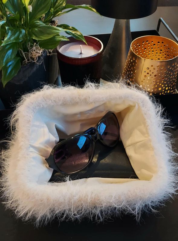 Strikket Clutch-veske i Basta | Strikkepakke