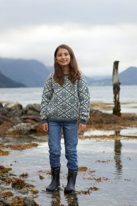 Hovedbilde Fjellgenser til barn i Rauma Finull | Strikkepakke